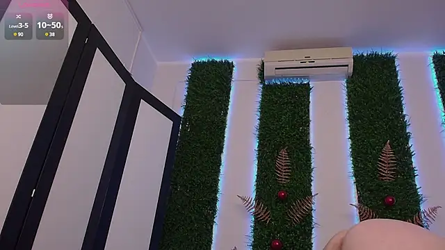 Snapshot of Nicole__Aniston_ chatting on December 2024 08:36:01 PM Nicole  Aniston  online show from December 2024 08:36:01 PM