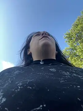 Snapshot of ThicBunz chatting on September 2025 02:23:01 PM ThicBunz online show from September 2025 02:23:01 PM