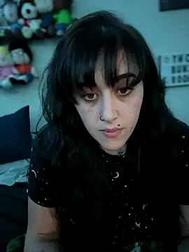 Snapshot of ThicBunz chatting on November 2025 04:05:01 AM ThicBunz online show from November 2025 04:05:01 AM