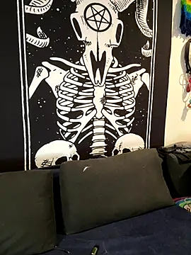 Snapshot of ThicBunz chatting on November 2025 04:40:02 PM ThicBunz online show from November 2025 04:40:02 PM