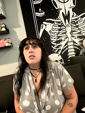 Snapshot of ThicBunz chatting on October 2025 03:56:01 PM ThicBunz online show from October 2025 03:56:01 PM