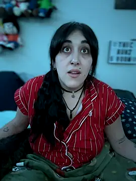 Snapshot of ThicBunz chatting on October 2025 03:28:01 AM ThicBunz online show from October 2025 03:28:01 AM