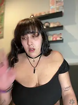 Snapshot of ThicBunz chatting on November 2025 05:34:02 PM ThicBunz online show from November 2025 05:34:02 PM