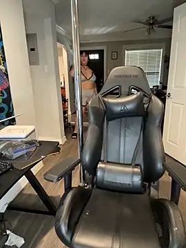 Snapshot of ThicBunz chatting on November 2025 02:54:01 PM ThicBunz online show from November 2025 02:54:01 PM