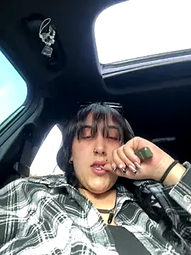 Snapshot of ThicBunz chatting on October 2025 04:54:02 PM ThicBunz online show from October 2025 04:54:02 PM