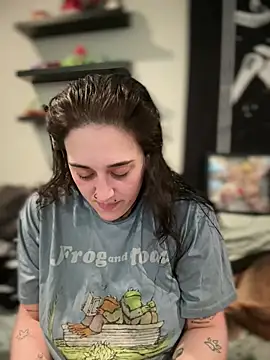 ThicBunz online show from April 2026 11:33:02 PM