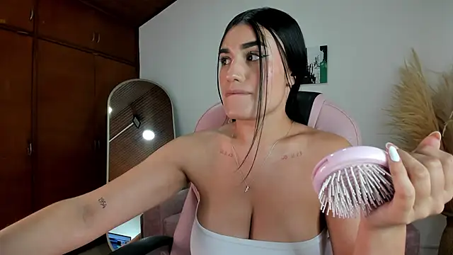 Alheli 16 online show from February 2026 12:07:01 PM