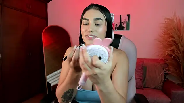 Snapshot of Alheli_16 chatting on December 2025 12:42:02 PM Alheli 16 online show from December 2025 12:42:02 PM