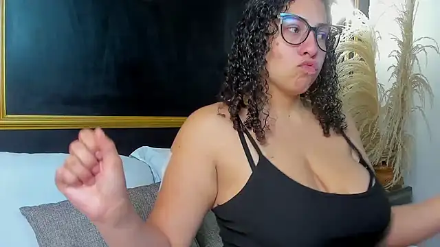 aixa 15 online show from November 2025 12:32:02 PM