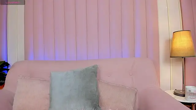 janecullen online show from December 2025 03:38:02 AM