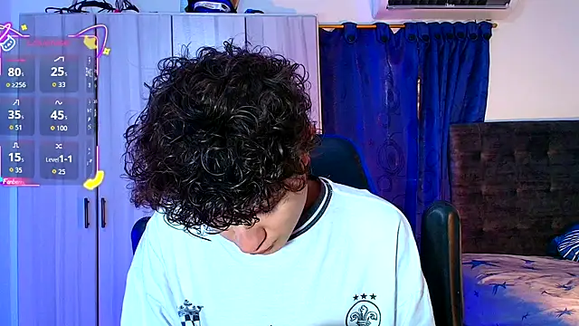 Nathan Bluee online show from December 2025 04:11:01 PM