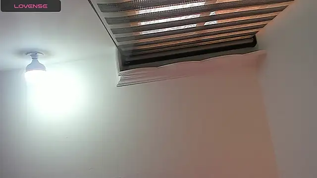 Samanthamillher10 online show from April 2026 12:10:02 PM