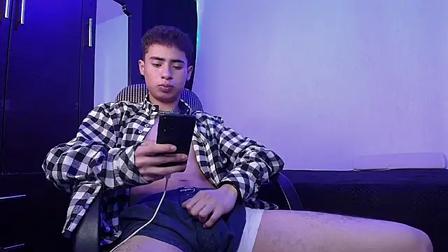 sexybat twink online show from February 2025 08:36:01 PM
