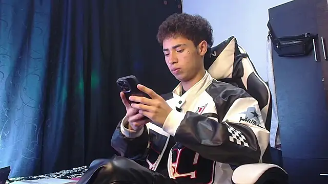 sexybat twink online show from December 2025 11:37:02 PM