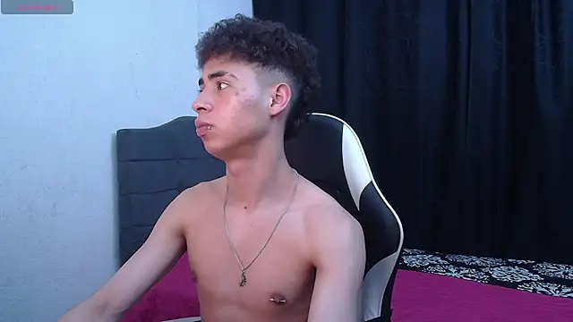 sexybat twink online show from October 2025 12:00:02 AM