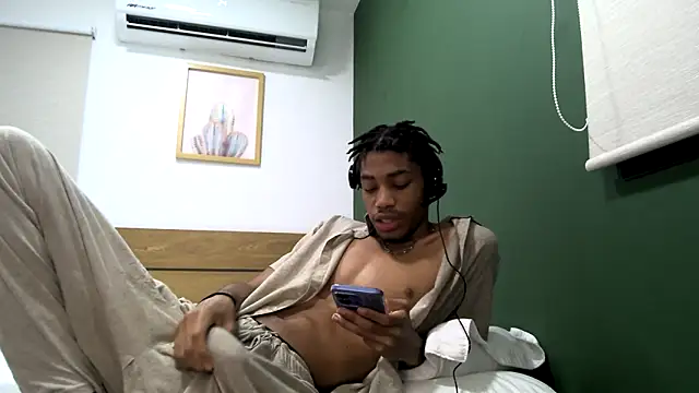 Snapshot of Skinnyblackman chatting on February 2026 02:11:01 AM Skinnyblackman online show from February 2026 02:11:01 AM