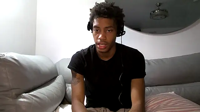 Skinnyblackman online show from October 2025 10:32:02 PM