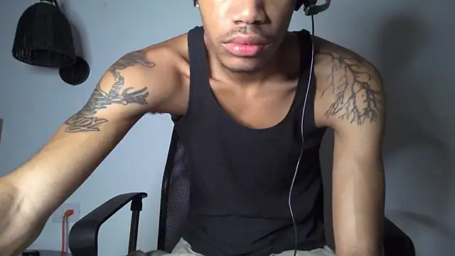 Snapshot of Skinnyblackman chatting on July 2026 02:12:01 AM Skinnyblackman online show from July 2026 02:12:01 AM