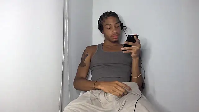 Skinnyblackman online show from October 2025 02:06:01 AM