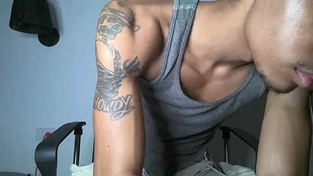 Snapshot of Skinnyblackman chatting on June 2026 05:12:01 AM Skinnyblackman online show from June 2026 05:12:01 AM