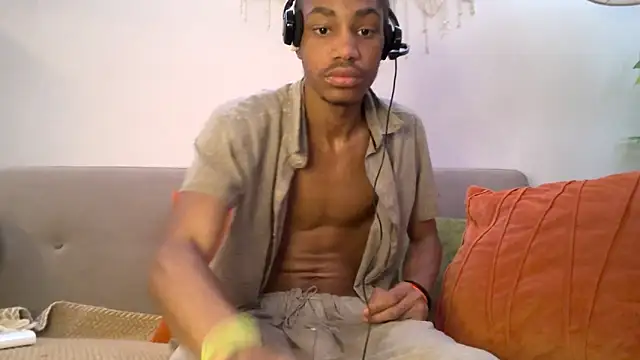 Snapshot of Skinnyblackman chatting on February 2026 05:10:02 AM Skinnyblackman online show from February 2026 05:10:02 AM