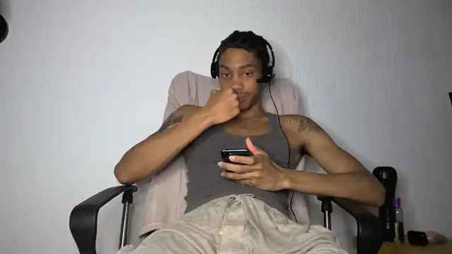 Snapshot of Skinnyblackman chatting on June 2026 05:19:01 AM Skinnyblackman online show from June 2026 05:19:01 AM