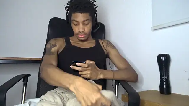 Snapshot of Skinnyblackman chatting on May 2026 04:45:01 AM Skinnyblackman online show from May 2026 04:45:01 AM