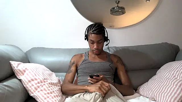 Skinnyblackman online show from October 2025 02:24:01 AM