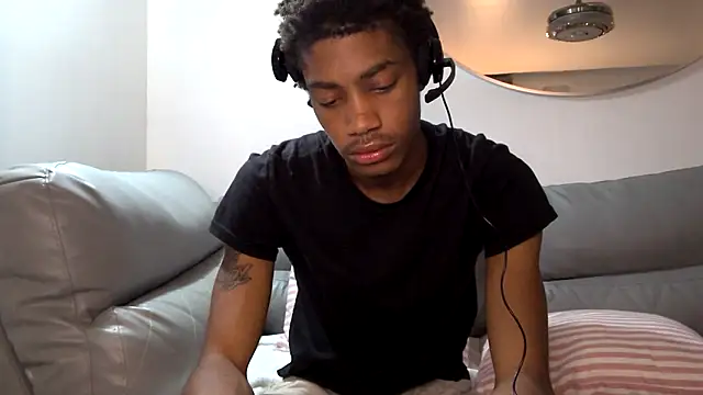 Skinnyblackman online show from October 2025 10:43:02 PM