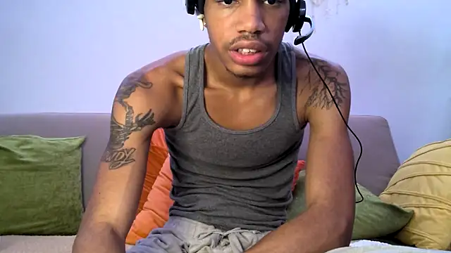 Snapshot of Skinnyblackman chatting on February 2026 06:26:01 AM Skinnyblackman online show from February 2026 06:26:01 AM