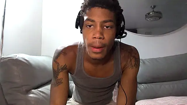 Skinnyblackman online show from October 2025 10:21:01 PM