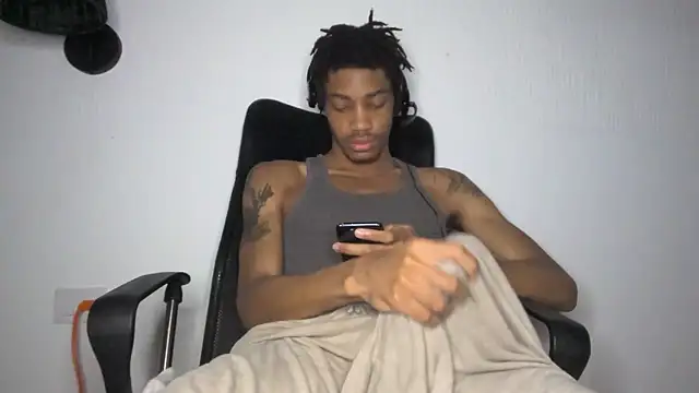 Snapshot of Skinnyblackman chatting on June 2026 12:54:01 AM Skinnyblackman online show from June 2026 12:54:01 AM