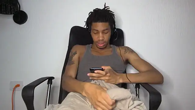 Snapshot of Skinnyblackman chatting on June 2026 03:28:02 AM Skinnyblackman online show from June 2026 03:28:02 AM