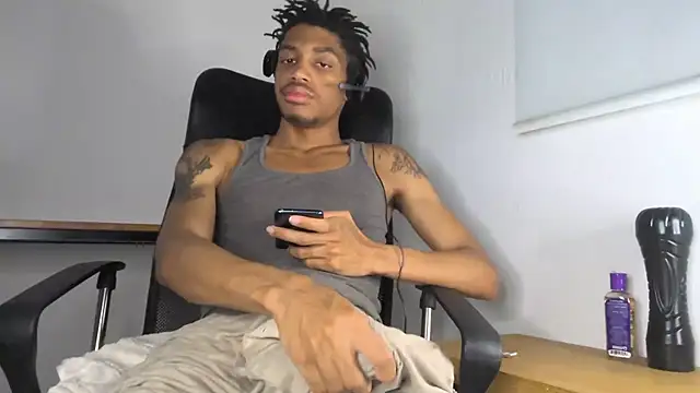 Snapshot of Skinnyblackman chatting on May 2026 04:21:01 AM Skinnyblackman online show from May 2026 04:21:01 AM