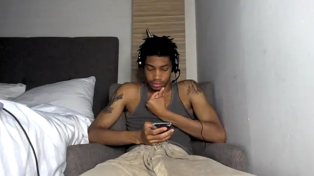 Snapshot of Skinnyblackman chatting on May 2026 05:33:01 AM Skinnyblackman online show from May 2026 05:33:01 AM