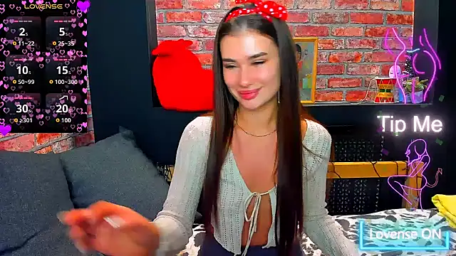 UrJoyy online show from November 2025 03:24:02 AM