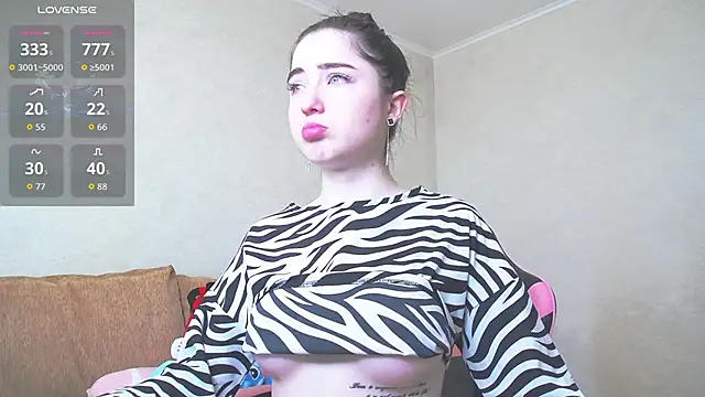 Snapshot of Luxuryalma chatting on May 2026 07:00:01 AM Luxuryalma online show from May 2026 07:00:01 AM