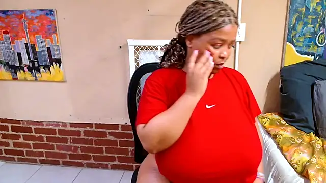 Snapshot of CurvyAfricanGoddess chatting on November 2025 07:03:02 PM CurvyAfricanGoddess online show from November 2025 07:03:02 PM