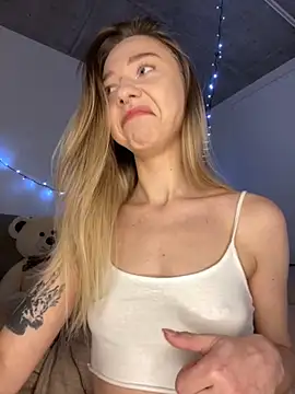 Snapshot of _urbestie_ chatting on January 2026 11:47:02 PM urbestie online show from January 2026 11:47:02 PM