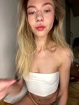 Snapshot of _urbestie_ chatting on September 2025 10:25:01 PM  urbestie  online show from September 2025 10:25:01 PM