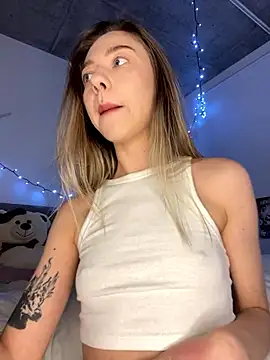 Snapshot of _urbestie_ chatting on January 2026 10:46:02 PM urbestie online show from January 2026 10:46:02 PM