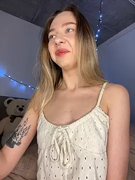 Snapshot of _urbestie_ chatting on February 2026 12:52:01 AM urbestie online show from February 2026 12:52:01 AM