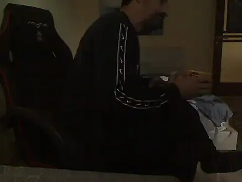 amydamarw online show from December 2025 06:56:02 AM