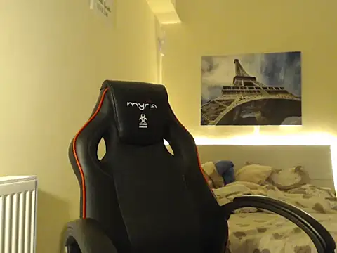 amydamarw online show from February 2026 04:07:01 PM