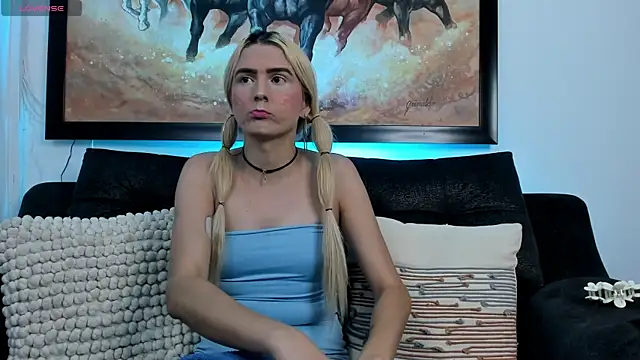 Snapshot of shannel__queen chatting on February 2025 03:17:02 PM shannel queen online show from February 2025 03:17:02 PM