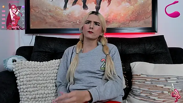 Snapshot of shannel__queen chatting on February 2025 02:22:02 AM shannel queen online show from February 2025 02:22:02 AM