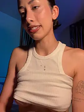 Sophiehii online show from March 2026 02:04:01 PM