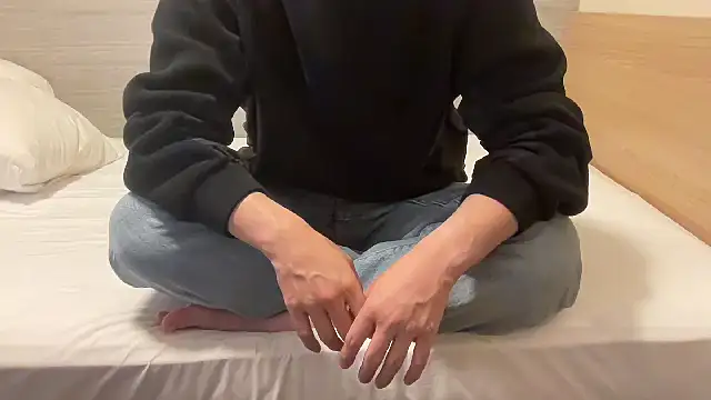 atom0407 online show from November 2025 11:13:02 AM