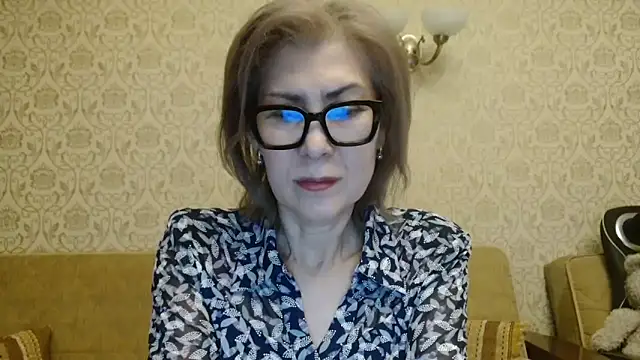 Elegant00Lady online show from April 2026 04:11:01 PM