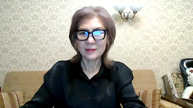 Elegant00Lady online show from December 2025 06:17:01 PM